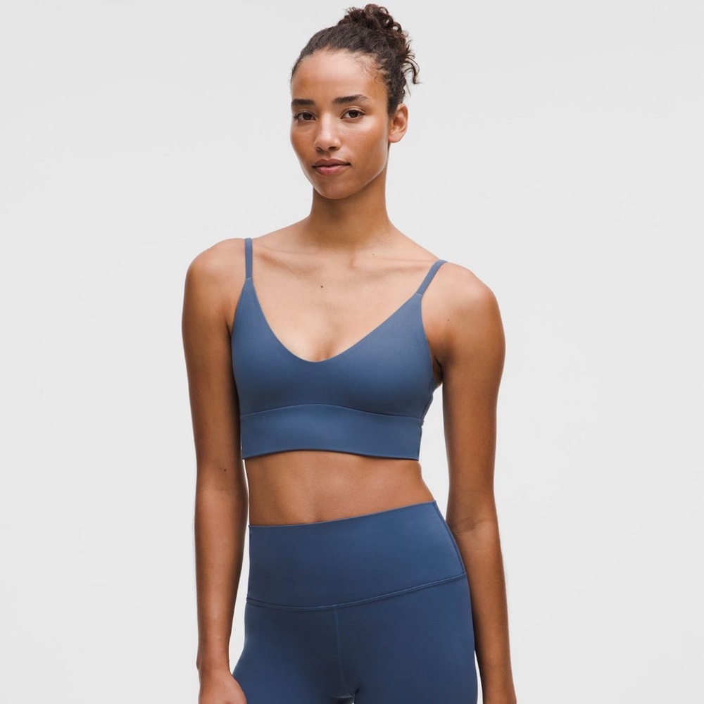 BNWT-Lululemon Athletica blue twill Scoop-Neck Bra